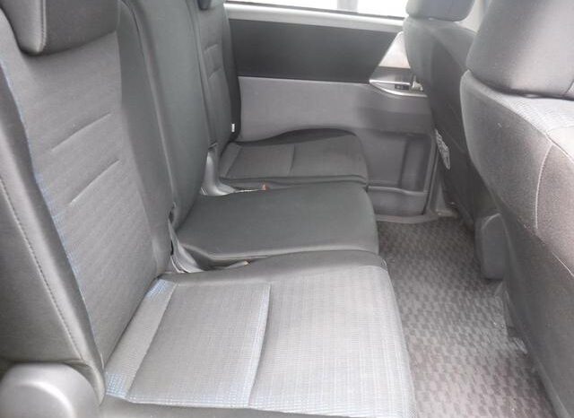 
								TOYOTA VOVY 2008 full									