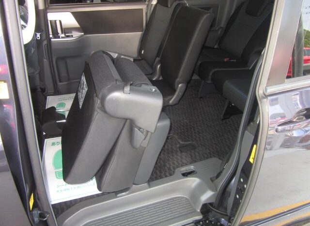 
								TOYOTA VOVY 2008 full									