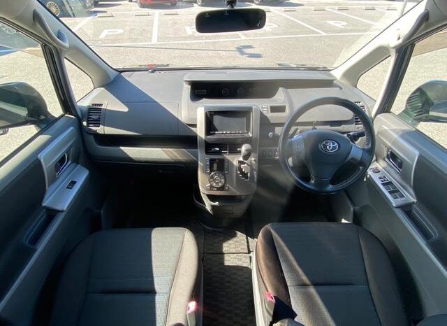 
								TOYOTA VOVY 2009 full									