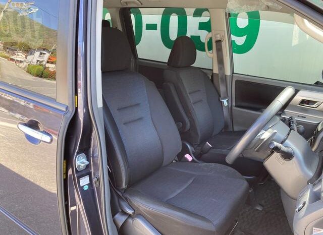 
								TOYOTA VOVY 2009 full									