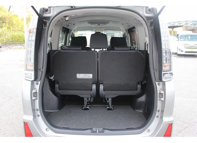 
								TOYOTA VOXY 2016 full									