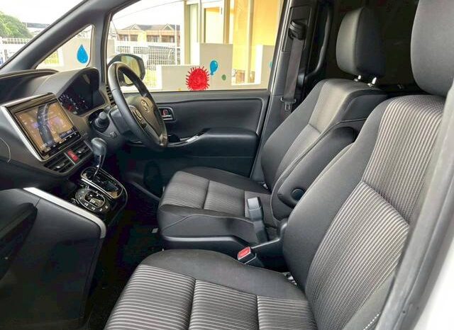 
								TOYOTA VOXY 2019 full									