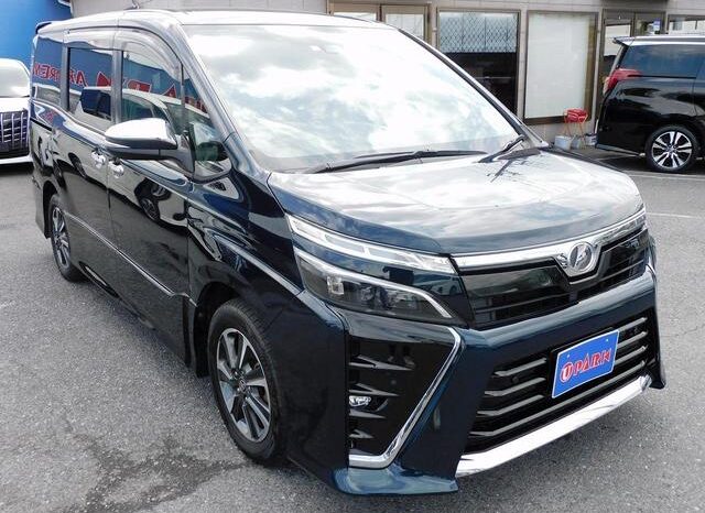 
								TOYOTA VOXY 2021 full									
