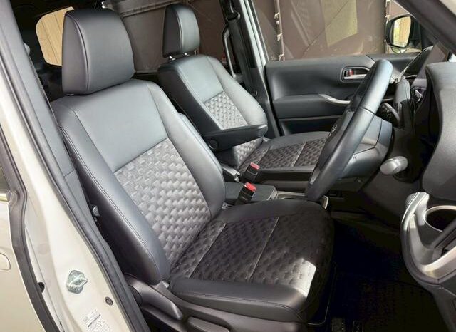 
								TOYOTA VOXY 2022 full									