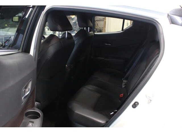 
								TOYOTA C-HR 2017 full									