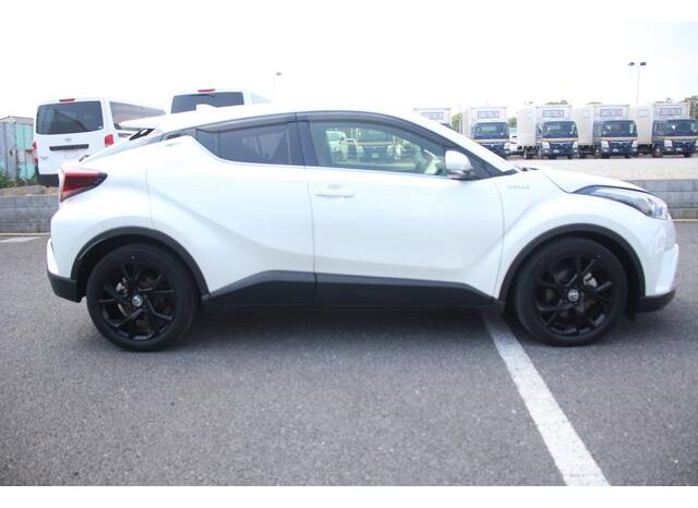 
								TOYOTA C-HR 2019 full									