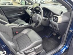 
										TOYOTA C-HR 2021 full									