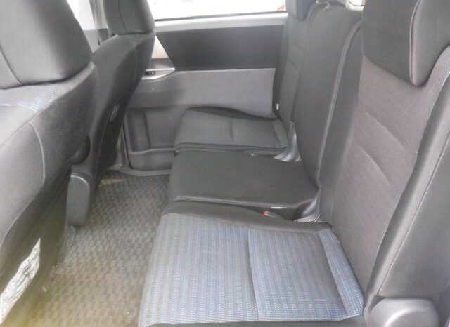 
								TOYOTA VOVY 2008 full									