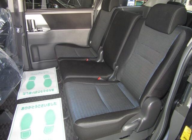 
								TOYOTA VOVY 2008 full									