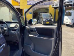 
										TOYOTA VOVY 2009 full									