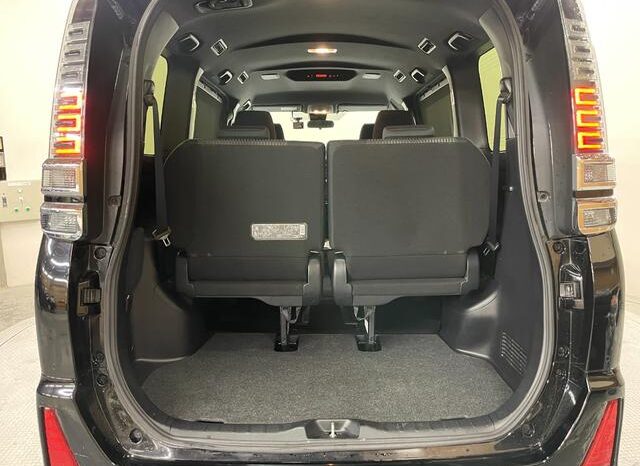 
								TOYOTA VOXY 2019 full									