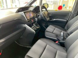 
										TOYOTA VOXY 2019 full									