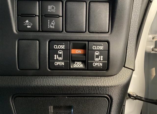 
								TOYOTA VOXY 2021 full									