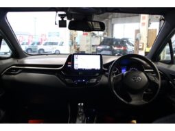 
										TOYOTA C-HR 2017 full									