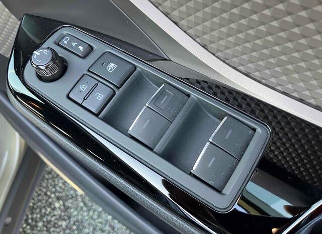 
								TOYOTA C-HR 2019 full									