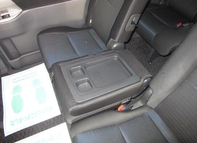 
								TOYOTA VOVY 2008 full									