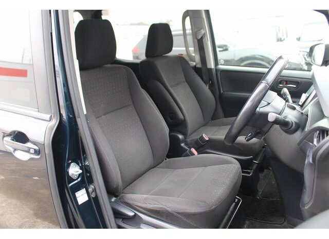 
								TOYOTA VOXY 2016 full									