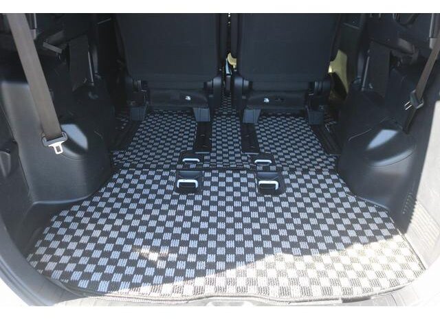 
								TOYOTA VOXY 2019 full									