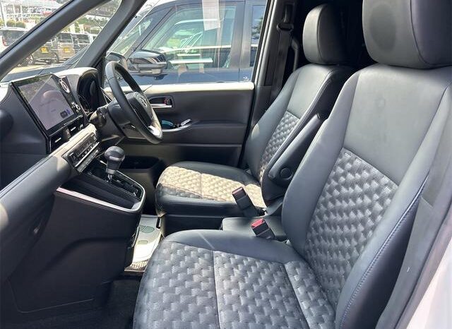 
								TOYOTA VOXY 2022 full									