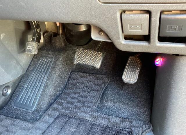 
								TOYOTA VOVY 2009 full									