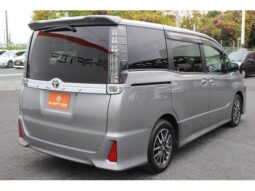 
										TOYOTA VOXY 2016 full									