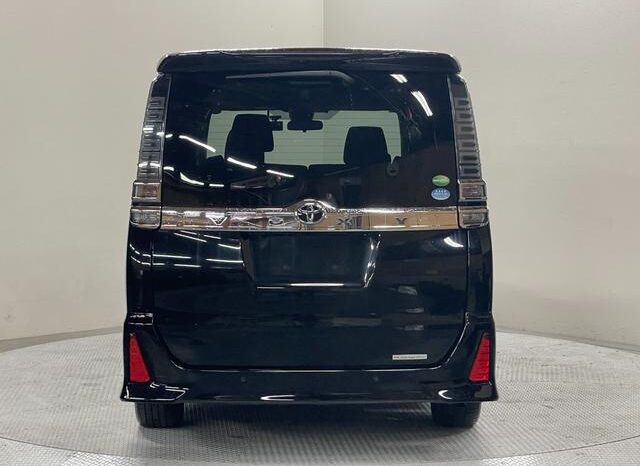 
								TOYOTA VOXY 2019 full									