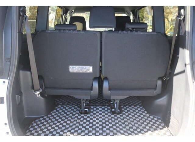 
								TOYOTA VOXY 2019 full									