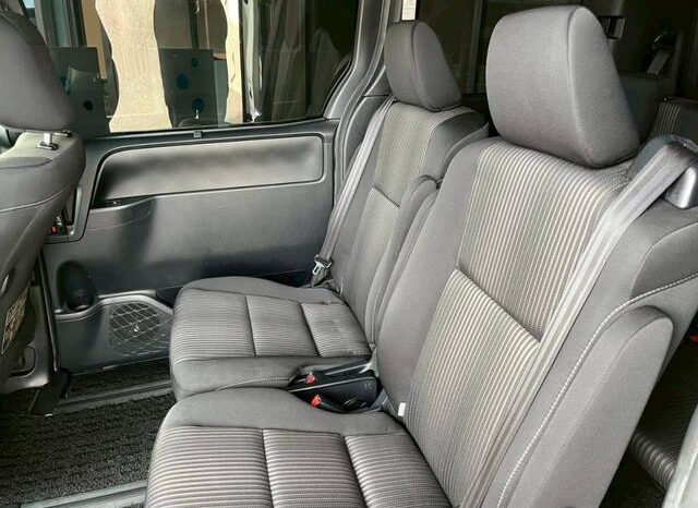 
								TOYOTA VOXY 2019 full									