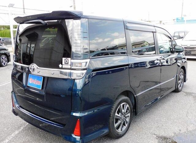 
								TOYOTA VOXY 2021 full									