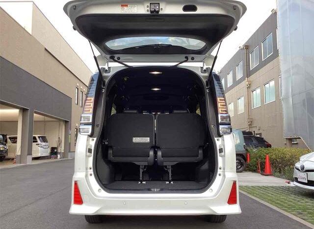 
								TOYOTA VOXY 2021 full									