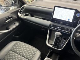 
										TOYOTA VOXY 2022 full									