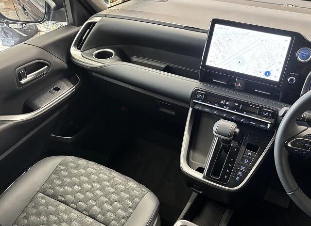 
								TOYOTA VOXY 2022 full									