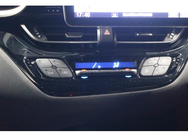 
								TOYOTA C-HR 2017 full									