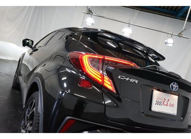 
								TOYOTA C-HR 2019 full									