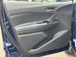 
										TOYOTA C-HR 2021 full									