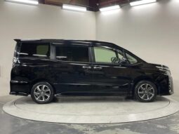 
										TOYOTA VOXY 2019 full									