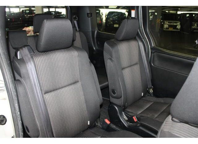 
								TOYOTA VOXY 2019 full									