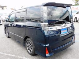 
										TOYOTA VOXY 2021 full									