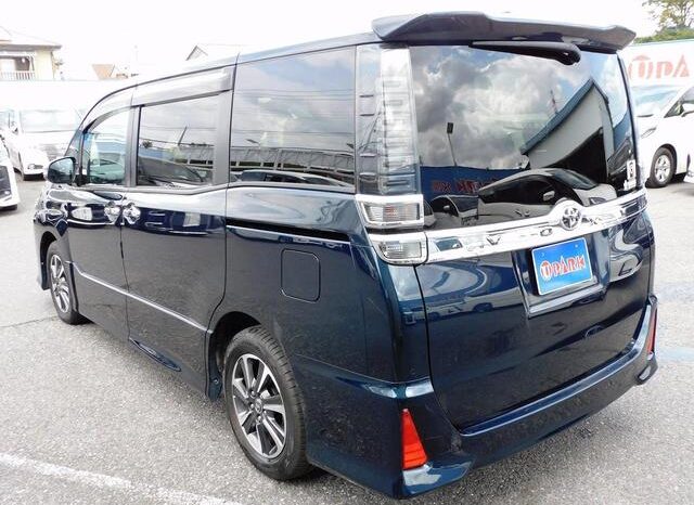 
								TOYOTA VOXY 2021 full									