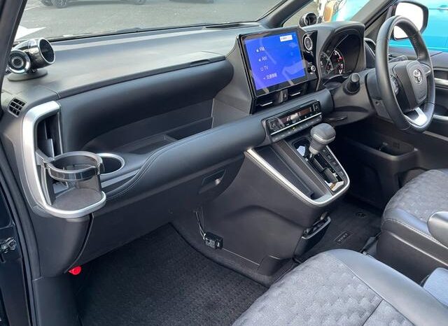 
								TOYOTA VOXY 2022 full									