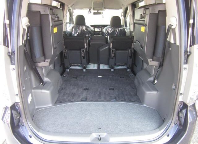 
								TOYOTA VOVY 2008 full									