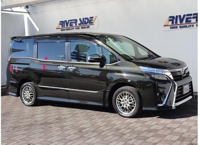 
								TOYOTA VOXY 2021 full									