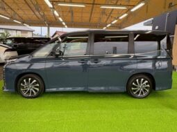 
										TOYOTA VOXY 2022 full									