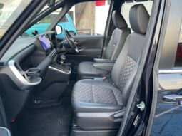 
										TOYOTA VOXY 2022 full									