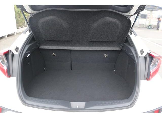 
								TOYOTA C-HR 2019 full									