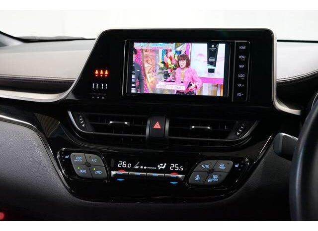 
								TOYOTA C-HR 2019 full									