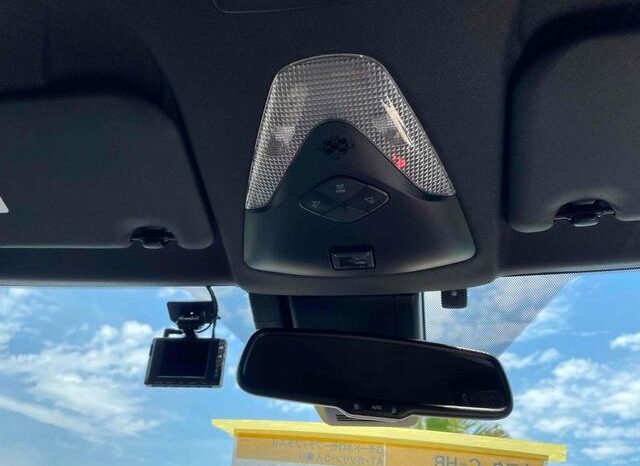 
								TOYOTA C-HR 2022 full									