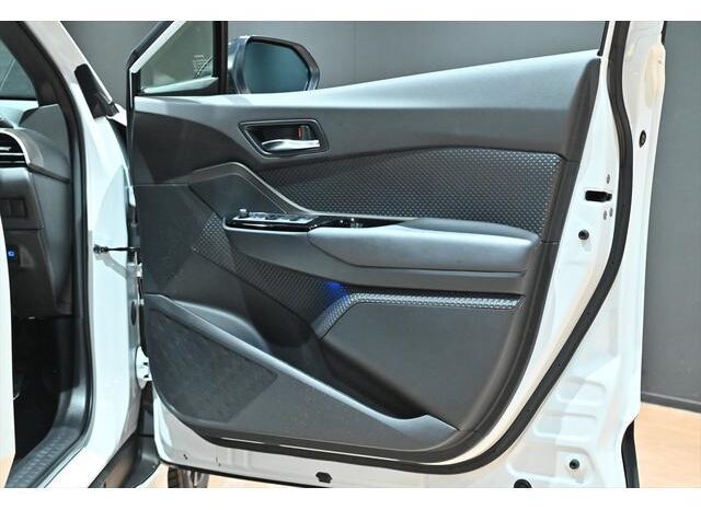 
								TOYOTA C-HR 2022 full									