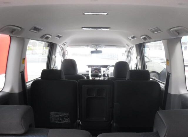 
								TOYOTA VOVY 2008 full									
