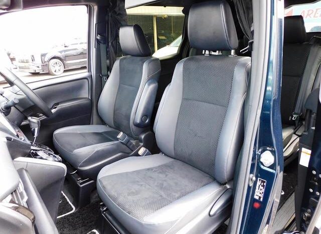 
								TOYOTA VOXY 2021 full									